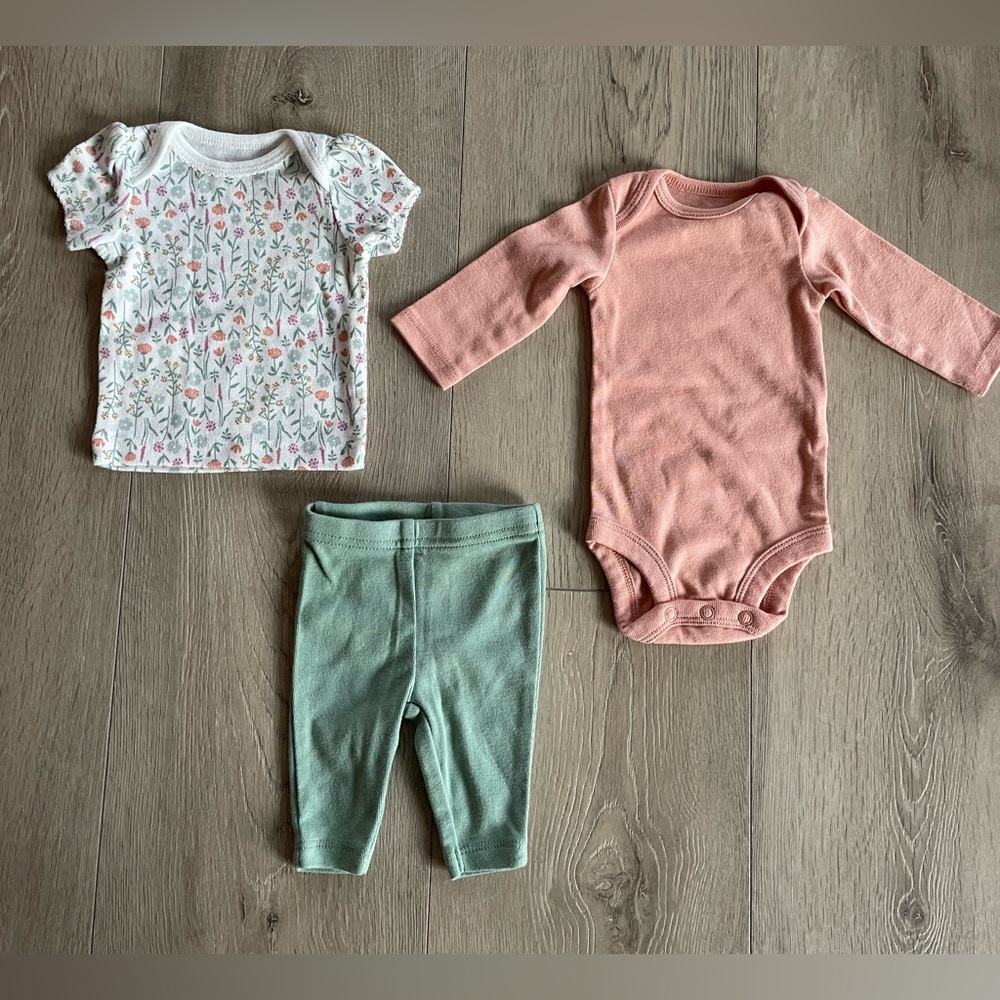 Carter’s baby girl 3 pieces set